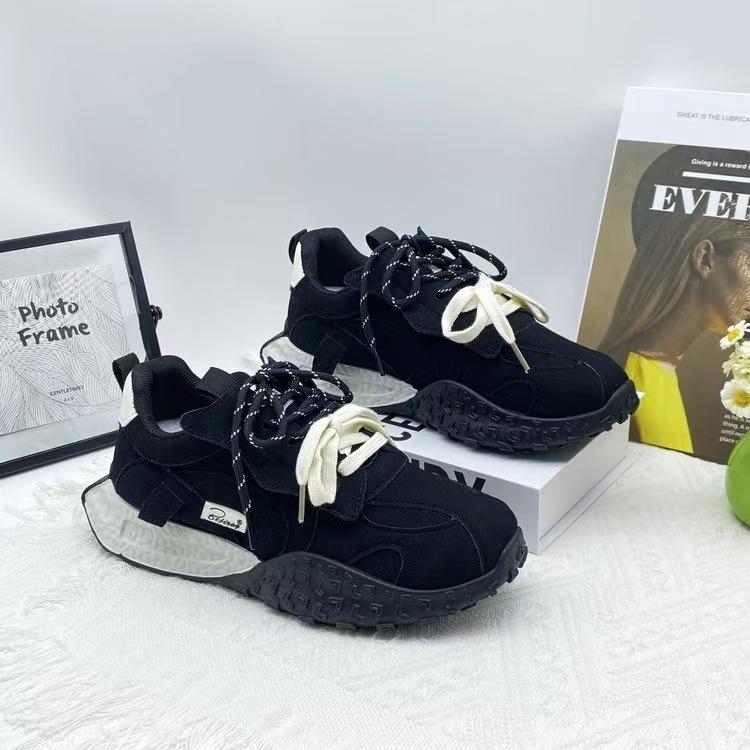 

Зарубежный стиль низкие кроссовки Forrest Gump женские 2025 осень новые удобные беговые спортивные туфли на платформе мягкая подошва повседневная обувь 40 чёрный