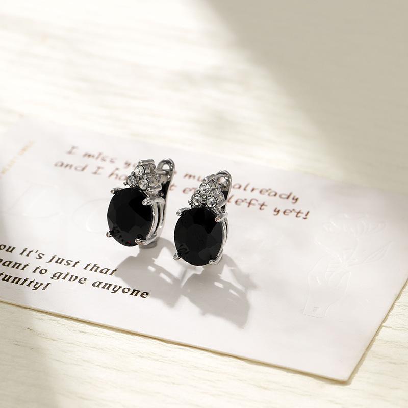 Light Luxury High-end Inlaid Egg-shaped Zircon Temperament Earrings Niche Design Women's Ear Buckle Ear Jewelry