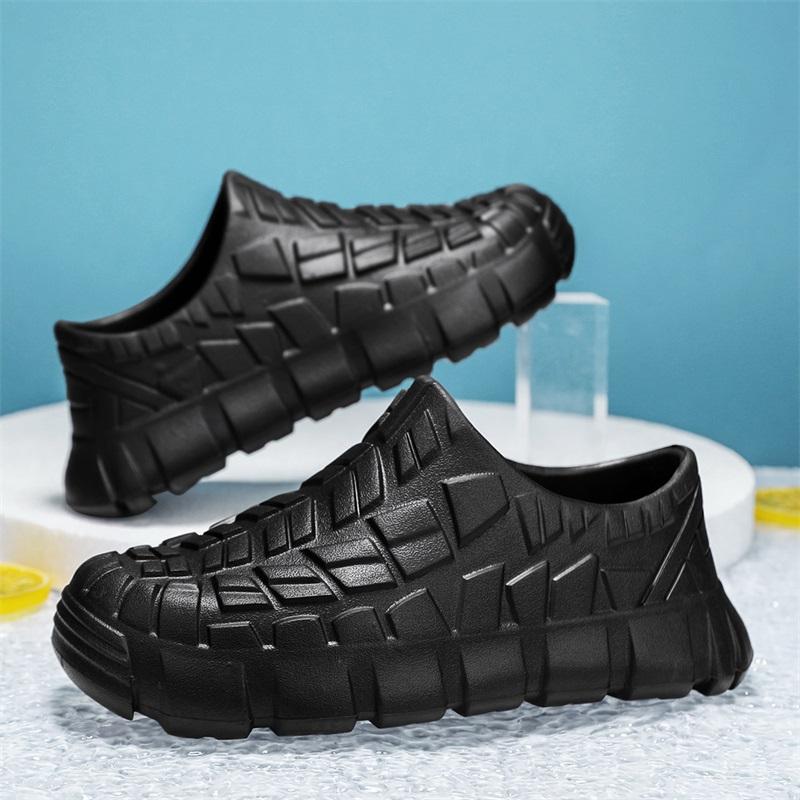 Fashion Men Sandals Oilproof Waterproof Chef Shoes Doctor Nurse Shoes Breathable Garden Sandals Casual Slippers Beach Aqua Shoes