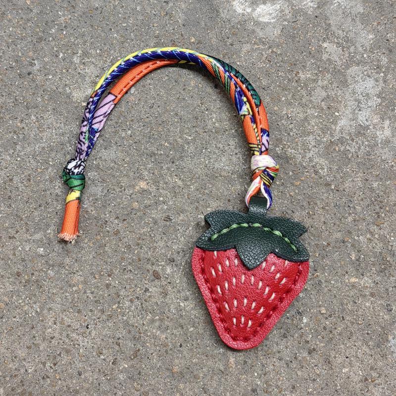 

Handmade Genuine Leather Strawberry Keychain – Cute Bag Charm or Car Pendant, Rearview Mirror Gift