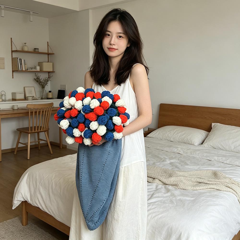 Sunflower Rose Bouquet Blanket - Perfect Mother's Day or Birthday Gift for Mom or Best Friend, Featuring a High-End Feel.