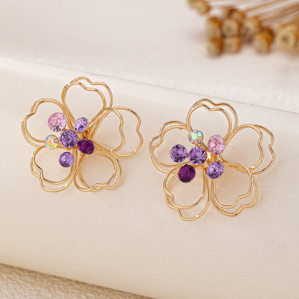 Kolczyki modowe dla kobiet