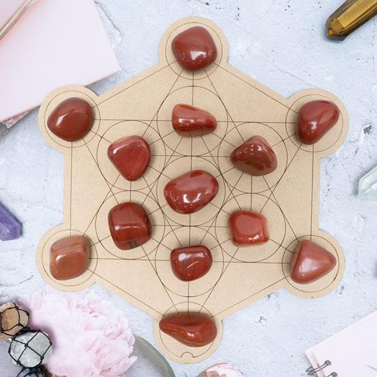 Sett med 13 Rød Jaspis Månestein Reiki Chakra Healing Dekorative Småstein Vasefyll Tumble Stone for Smykker, Reiki Healing, Vastu Hjemmekontor Dekor
