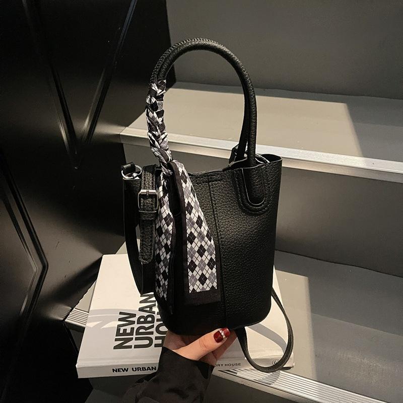 The Popular Small Bag for Women In Summer Are Crossbody Bag and Hand-held Bucket Bag