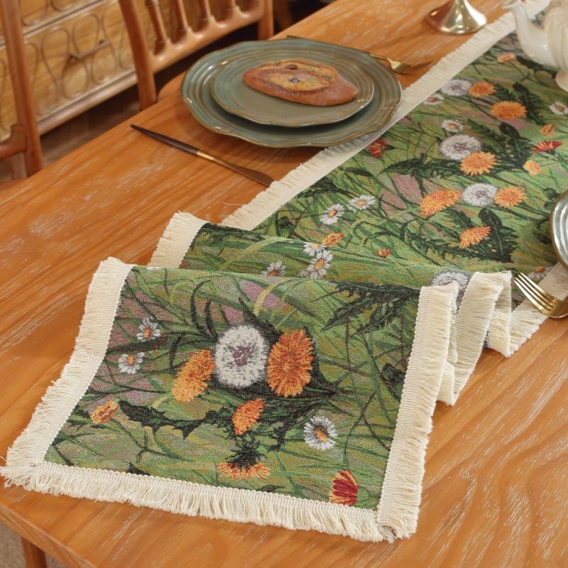 Vintage Green Jacquard Tassel Table Runner with Floral Design - Polyester, Frayed Edges, Perfect for Parties, Birthdays,Weddings,and Family Gatherings