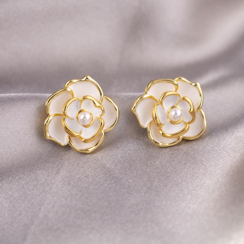 High-Grade Green Floral Pearl Earrings - Silver Needle Lily of the Valley and Tulip Design