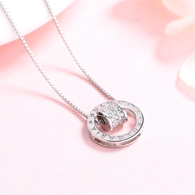 Roman Numeral Necklace Women's Fashion Light Luxury Niche Exquisite Small Waist Pendant Accessories