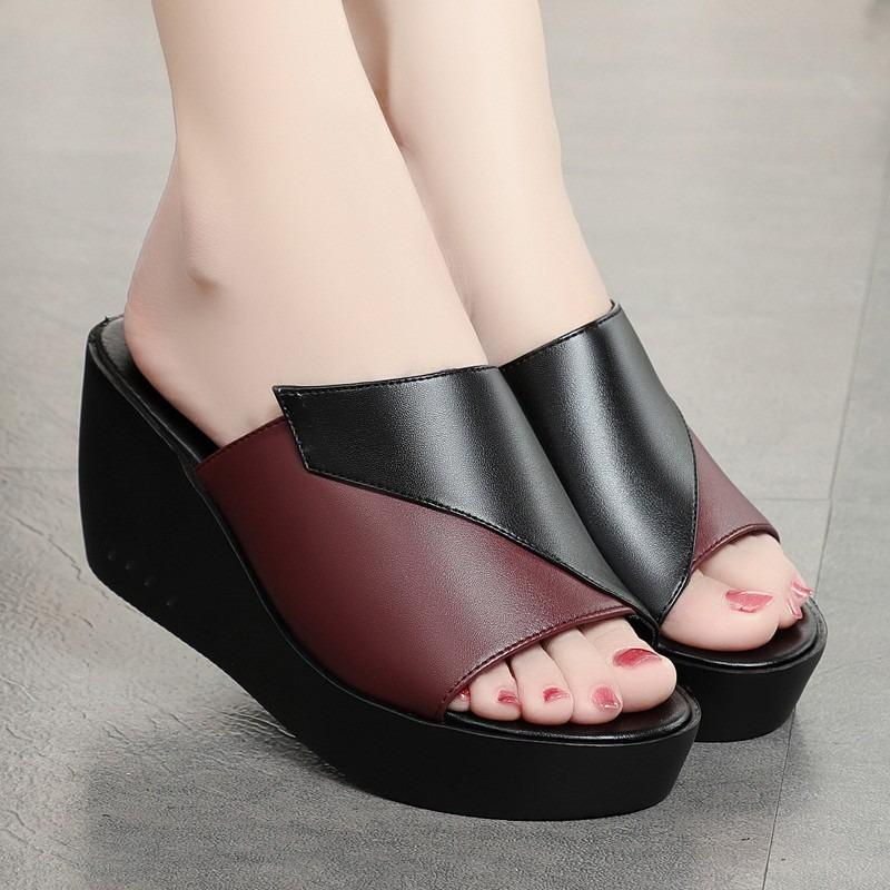 Plattform-Slipper aus weichem Leder Sandalen Damen Sommer Neu Hohe Absätze Fischmaul Muffin Außenbekleidung Schuhe