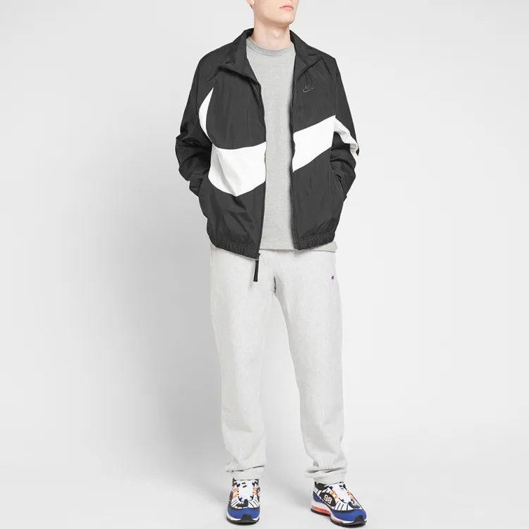 Nike Großer Swoosh Gewebte Statement-Jacke AR3132-010