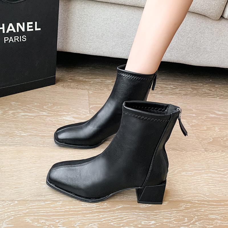 Small white short boots women s thin boots thick heel square head high heels new autumn and winter short Martin boots 40 3960₽