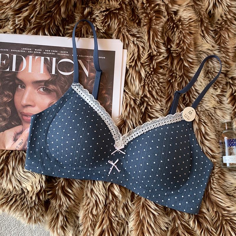 Cloud Cream Floral Lingerie: Wire-Free Push-Up Bra with Side Support