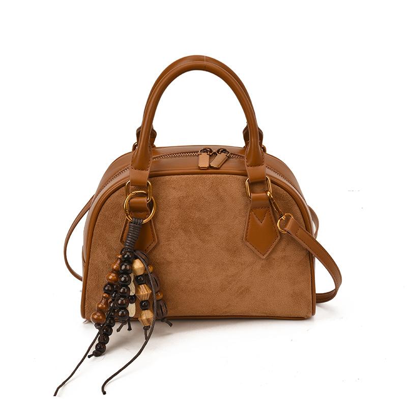 High value niche portable shoulder bag women's new fashion sense popular matte shell bag simple messenger bag