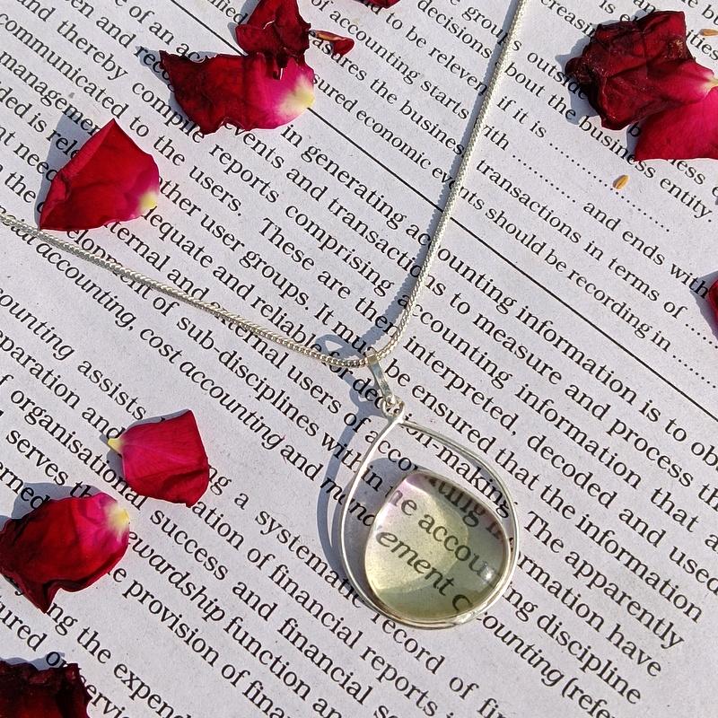 

Newly Quartz Gemstone 925 Sterling Silver Plated Pendant білий