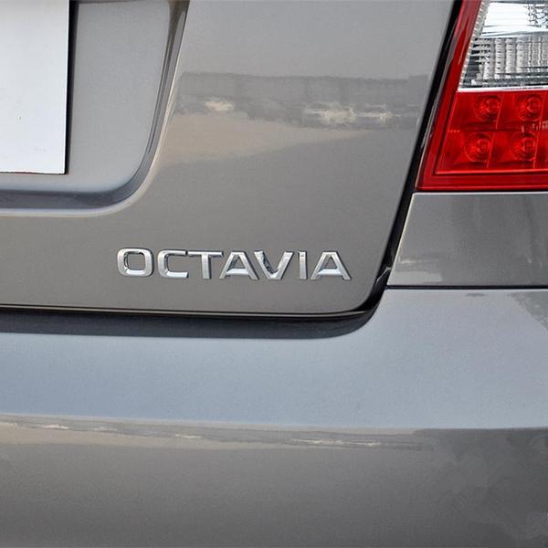 3D kovová vysokokvalitná nálepka na auto Octavia Štýlové písmená Slová Označenie pre zadný kufor Odznak Logo Nálepka Emblém Auto príslušenstvo
