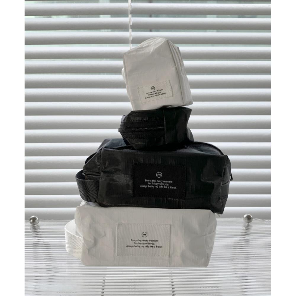 Oua White Square Pouch