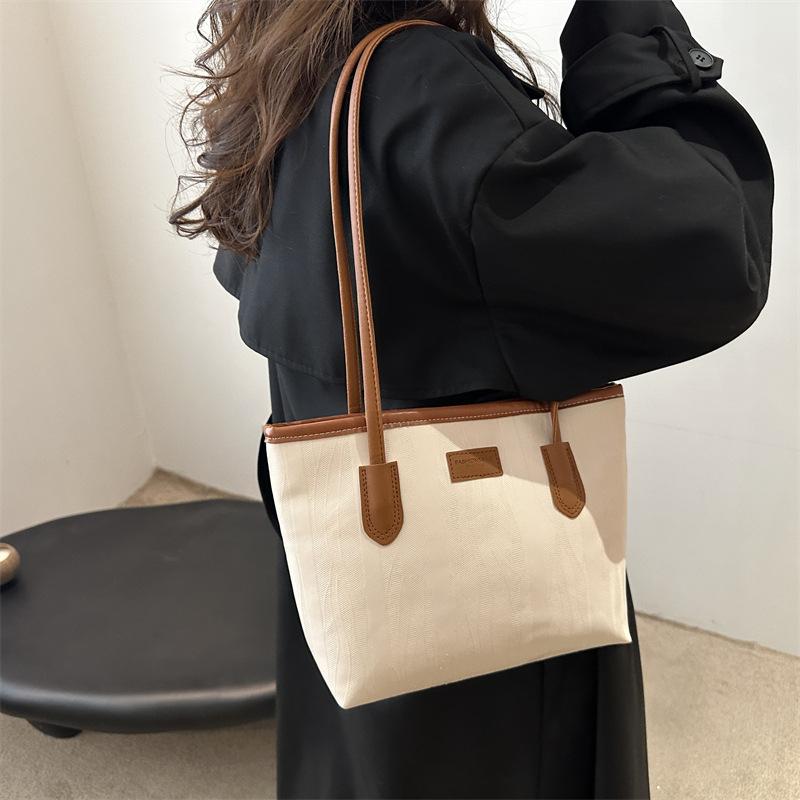 2025 Autumn and Winter New Trendy Niche Design Simple Contrasting Colors Large-capacity Tote Bag Women's Retro Portable Shoulder Bag