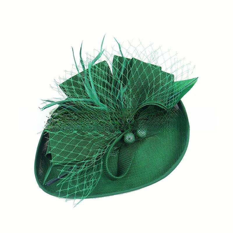 Classic Round Top With Feather Trim For Fashionable Bridal Looks