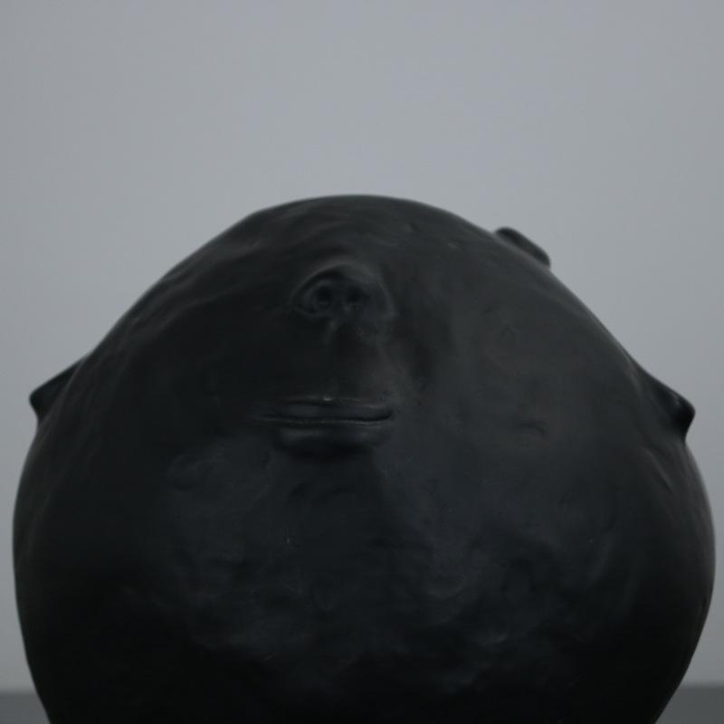 Modern Simple Resin Black and White Clay Ball Head Ornaments Study Living Room Model House Sales Office Light Decorations