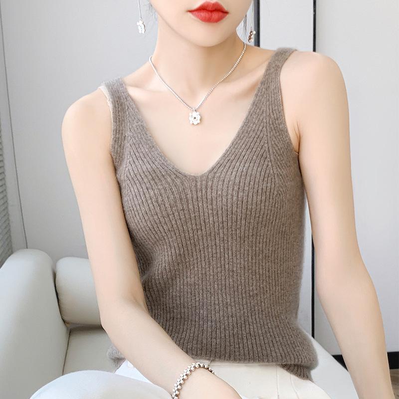 Women's V-Neck Wool Knit Vest: Autumn/Winter Solid Color Sleeveless Camisole for Commuting.