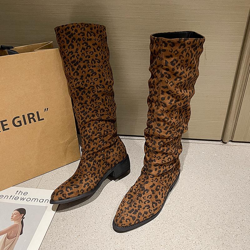 

Роскошные женские замшевые высокие сапоги с леопардовым принтом и кристаллами, новые модные туфли на среднем каблуке с острым носком 2025 года, модные туфли до колена Chelsea Botas Mujer 40 коричневый
