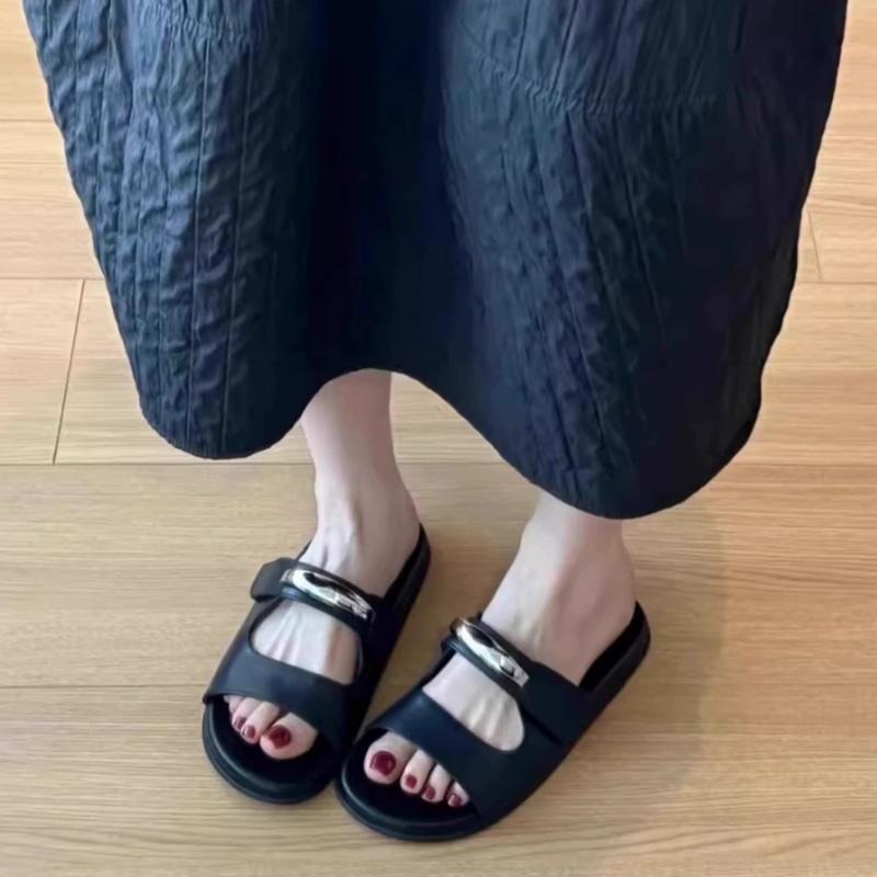 Fashion Summer Breathable Soft Women Slippers 2025 New Outside Comfortable Sandals Daily Dress Up Trend Women Slippers