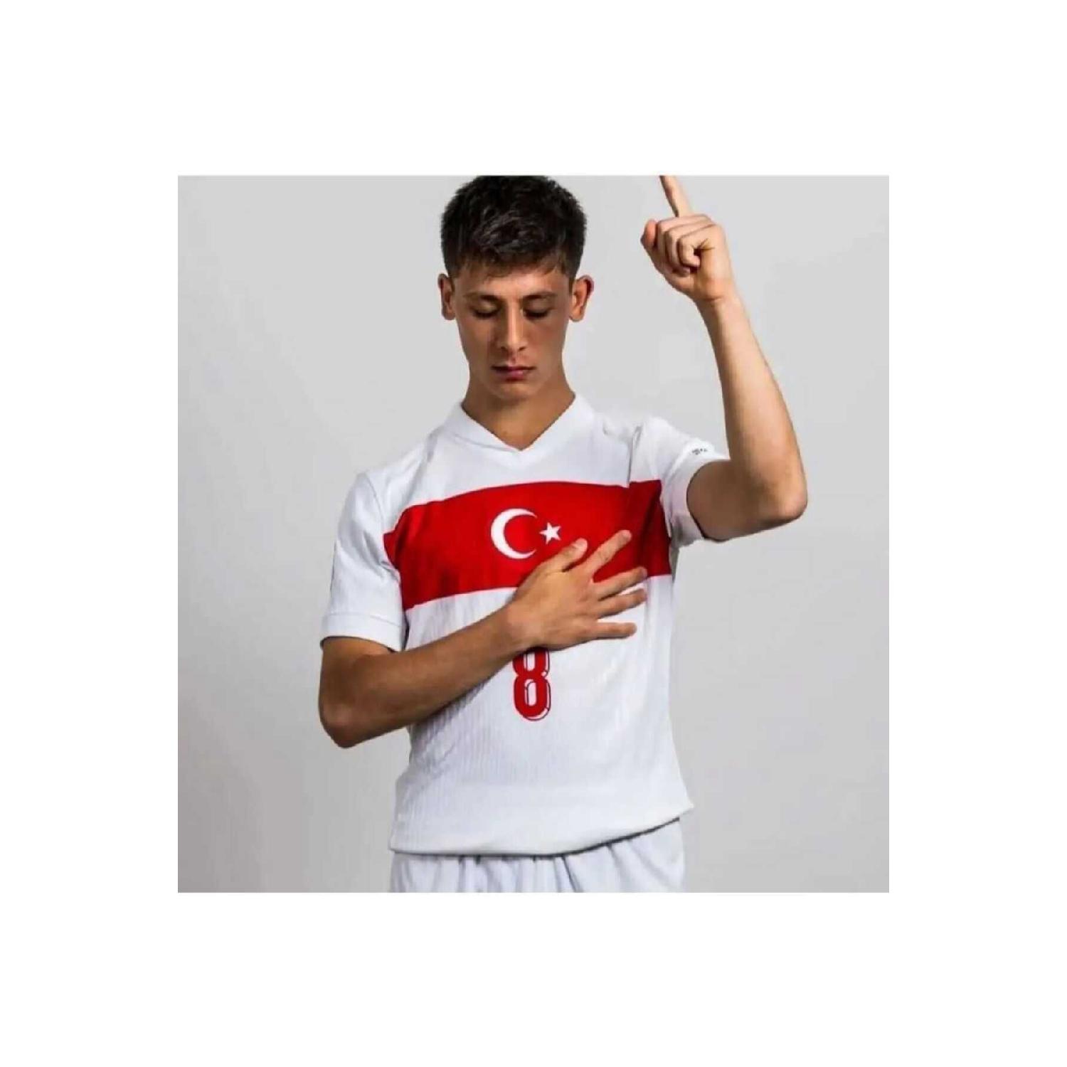

Trkiye Ardaa Gler Beyaz Kids Jersey 8 New Number 5-6 Yaş чистый