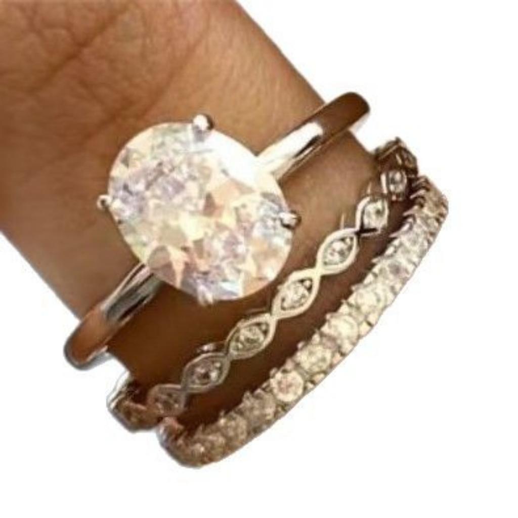 Luxury European and American Jewelry, Dazzling Sparkling Diamond Egg-shaped 3-piece Ring, Luxury Full Diamond Temperament Ring.