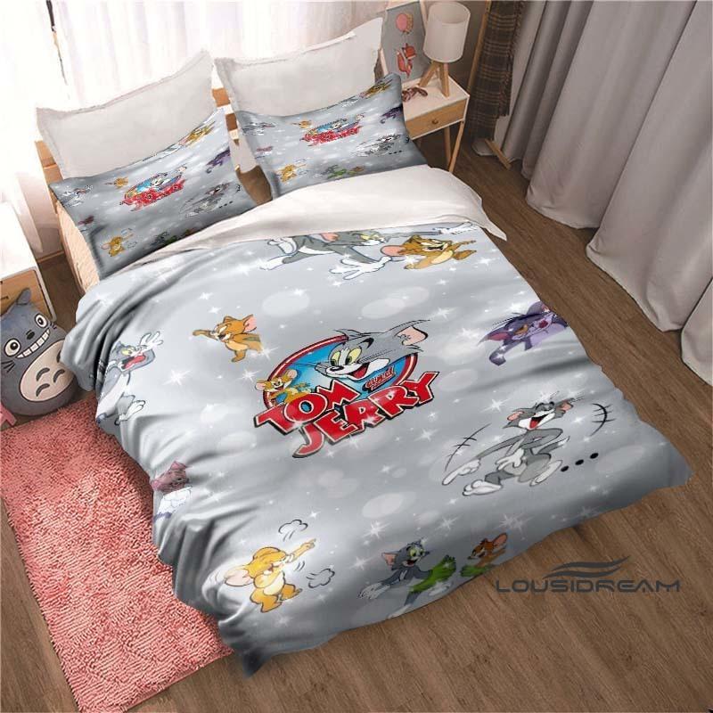

A cute, cartoon-style Tom and Jerry themed printed bedding set, including a duvet cover and pillowcases. An ideal holiday gift 135x200cm
