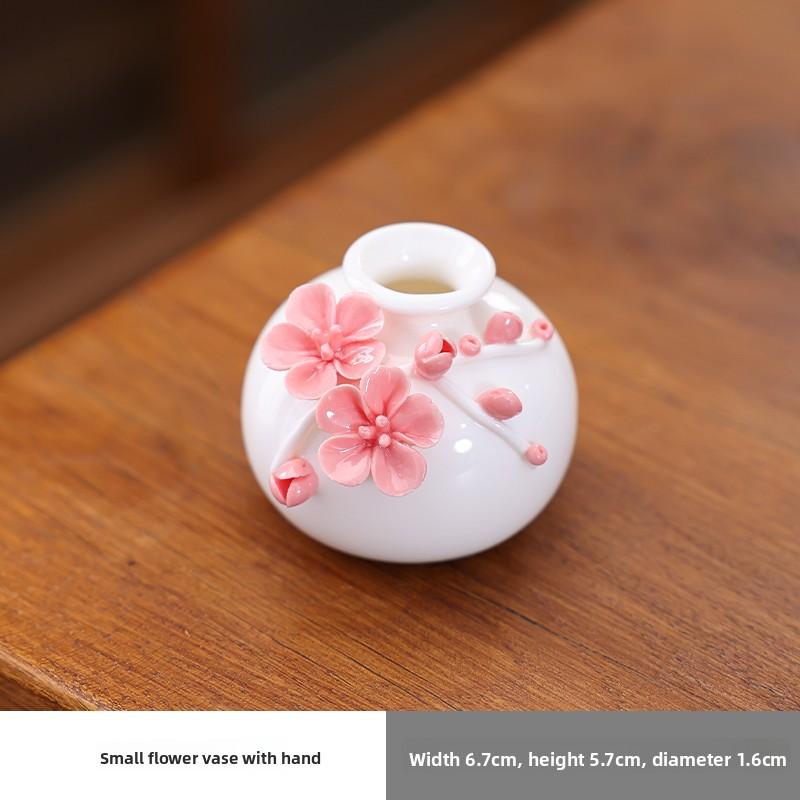 

Ceramic Hand-molded Plum Blossom Vase Jadeite Porcelain Warm Transparent Decorative Fresh and Delicate Flower Vase Decorative
