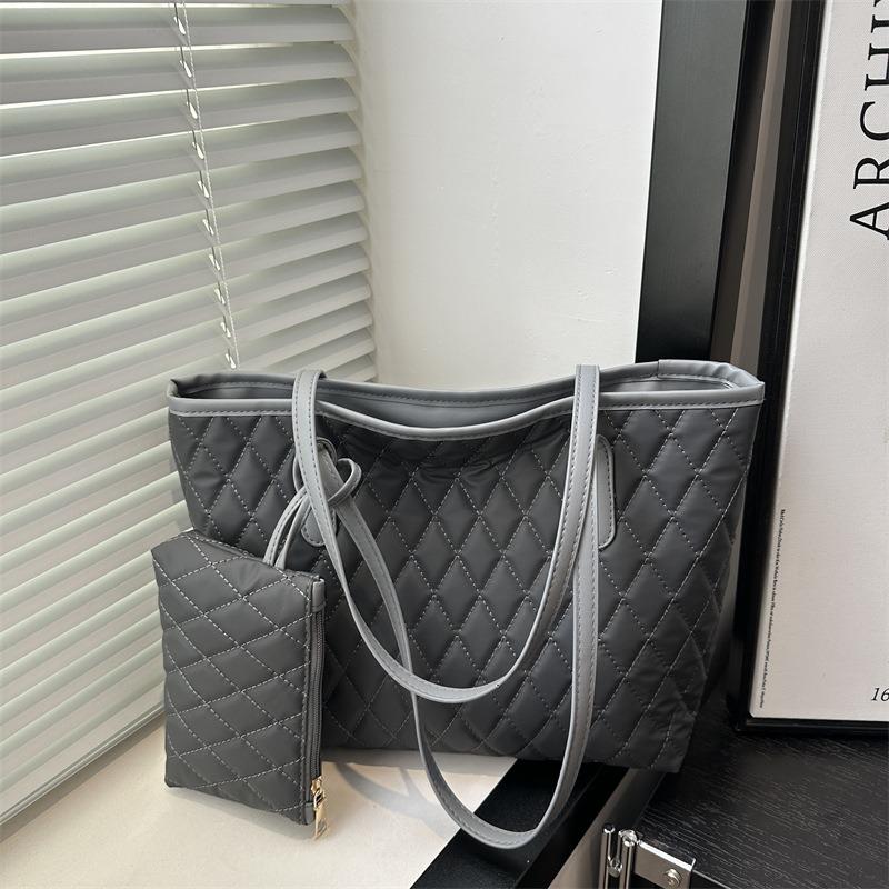 

Shoulder women s bag High-quality rhombus large-capacity shoulder handbag Summer temperament bag Capacity bag Tote bag сірий колір