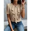 Dámská bílá halenka s volánkovým lemem, krátkým rukávem, kulatým výstřihem, elegantní, do práce, do kanceláře, ležérní top s knoflíkovým detailem