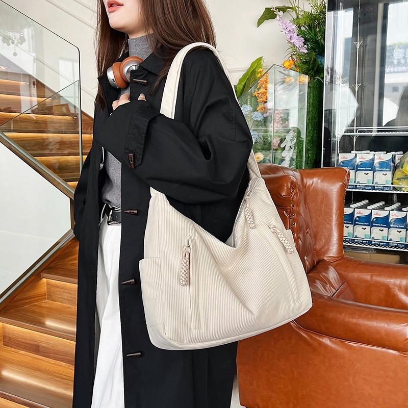 Crossbody dumpling bag large capacity corduroy female college student cloth bag new fashion versatile single shoulder tote bag