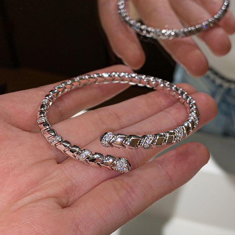 

Модный уникальный браслет-змейка с регулируемым открытием, с бриллиантами и металлом, женская доступная роскошь, изысканное модное причудливое украшение Silver Minimalist cool]