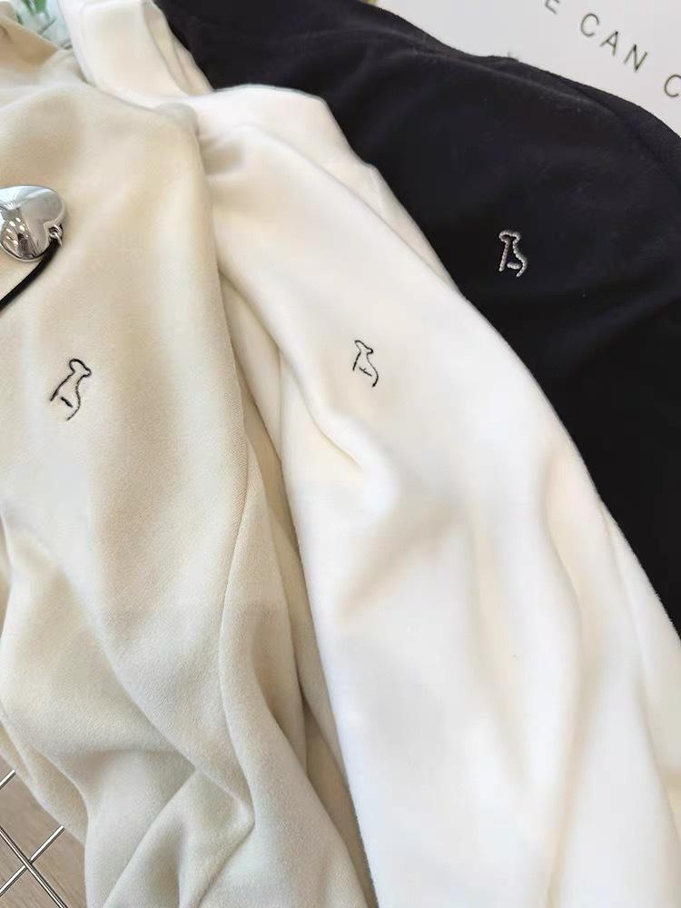 Women's Solid Color Velvet Embroidered Long-Sleeve Half-High Collar Loose T-Shirt.