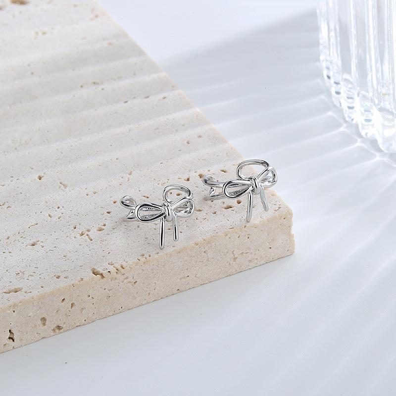 Hollow Out Bow Ear Clip Non Piercing Earrings Women Korean Copper Color No Hole Ear Cuff Butterfly Knot Zircon 2025 Trendy Gift