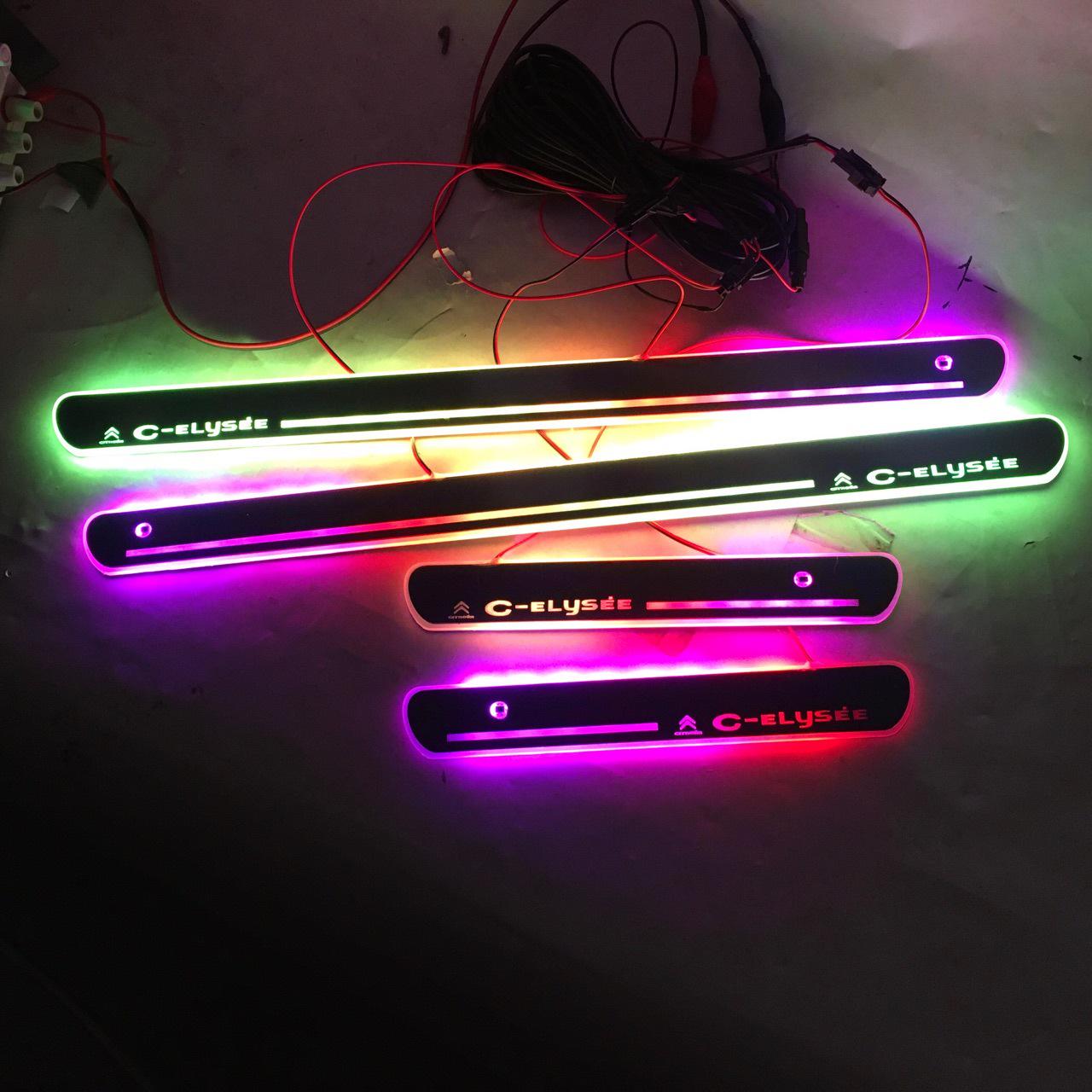 

Комплект из 4 светодиодных приветственных накладок на пороги с неразрушающими инфракрасными датчиками для накладок на пороги Elysées Elysee