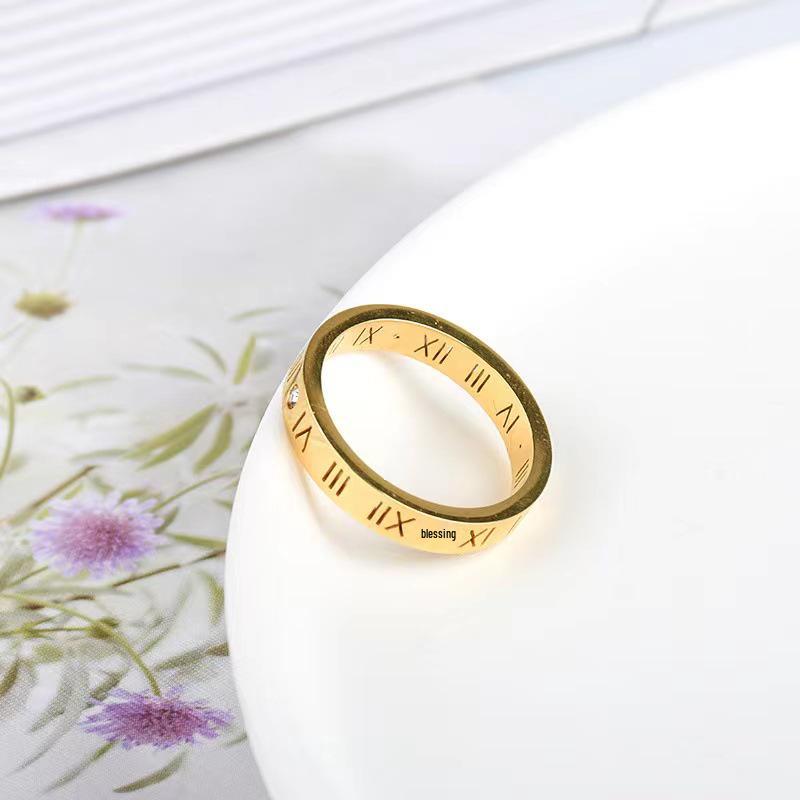 

Корейское кольцо с бриллиантами в римских цифрах: Титановая сталь с 24-каратным золотым покрытием, Модное женское кольцо на мизинец Size 9 золотой