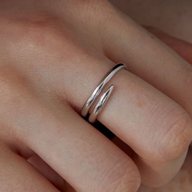 by hyeres [925 silver] Piggy tail ring (Silver) BH7R52708W9