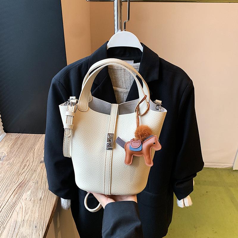 Vintage Maillard Small Bag 2025 New Casual Versatile Women's Messenger Bag Exquisite Hand-held Mother Bucket Bag