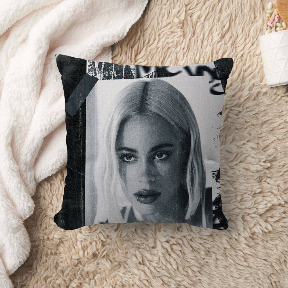 Actress TTini SStoessel Maple Design Cushion Cover Happy Autumn Harvest decor Holiday Decorati Pillow Cover