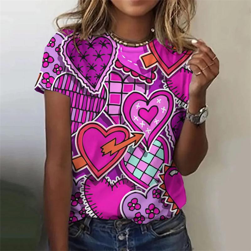 Fashionable women's T-shirt with beautiful heart print