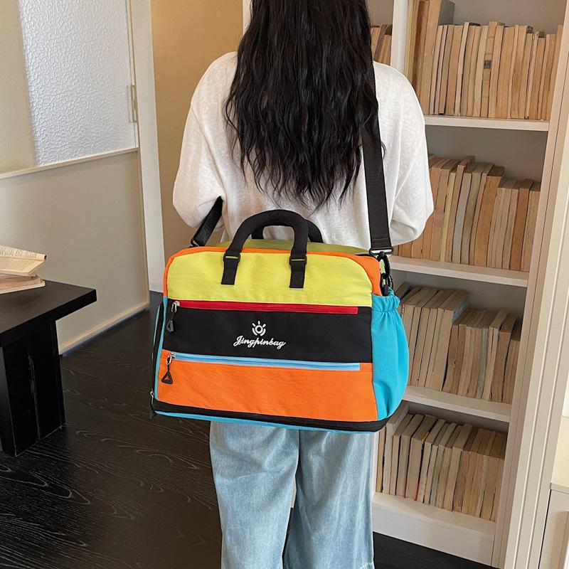 Women's High-End Color Block Fitness and Travel Bag - Large Capacity, Handheld, Perfect for Commutes and Business Trips