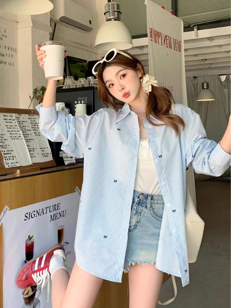 Damska koszula w kratę z klapami - Butterfly Blue, Lekka, Chroniąca przed słońcem, na wiosnę, lato, jesień