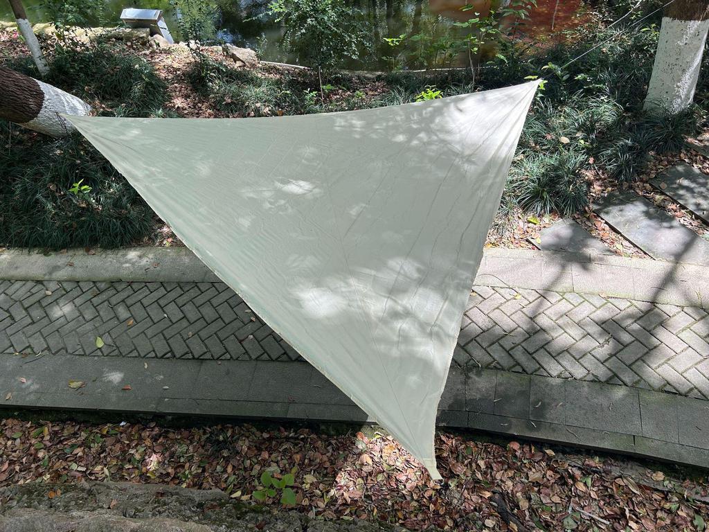 Triangular Outdoor Sunshade Canopy: Rainproof Water-Repellent Awning for Balcony and Courtyard