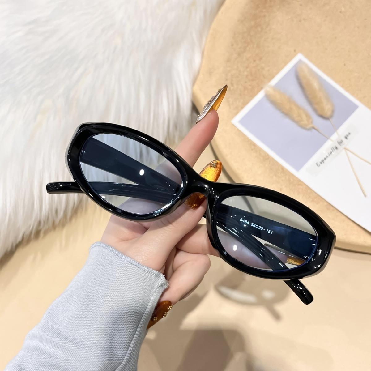 

European and American retro style unisex fashionable Y2K sunglasses trend versatile summer sun shading UV400 lightweight frame