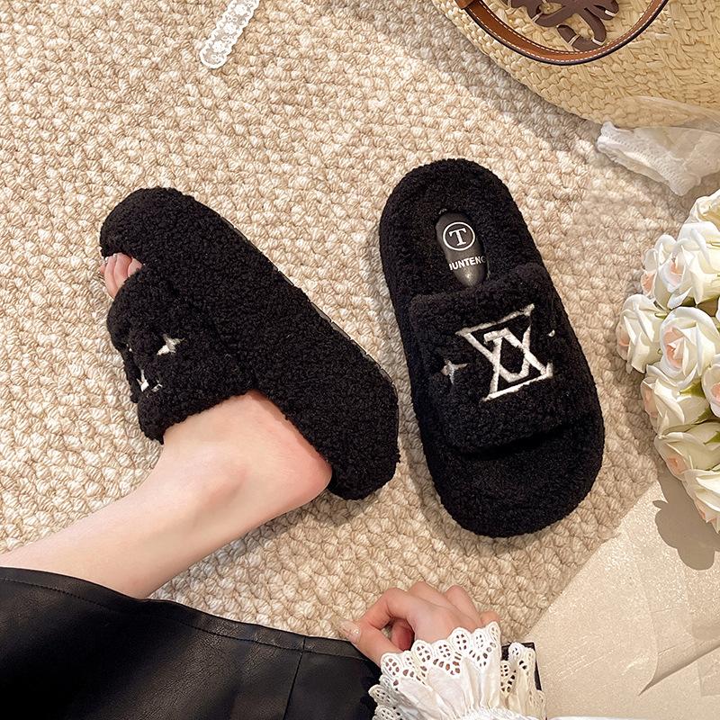 Fashion Mao Mao thick-soled slippers women's autumn and winter new Korean version of Internet celebrity height increase one-word drag wear versatile m