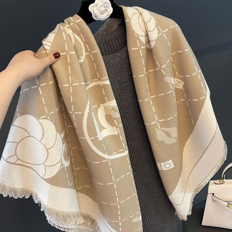 

Fashion new rhombus grid jacquard square scarf women s light luxury high-end imitation cashmere shawl autumn and winter versatile warm scarf 130cm