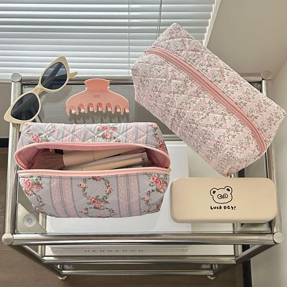 

Large-Capacity Travel Cosmetics Storage Box Flower Printed Storage Organizer Outdoor