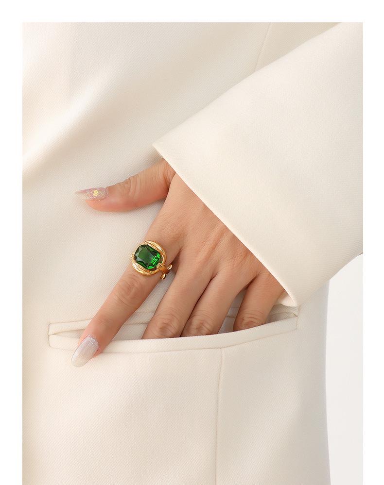 Exquisite Non-Fading Emerald Crystal Ring for Women - Gold-Plated Titanium Steel