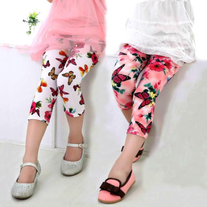 Neuer Stil Milchseide Stretch-Leggings für Mädchen, bedrucktes Design, dünne Passform für Frühling und Sommer, geeignet für mittelgroße und große Kinder, Capri-Hosen